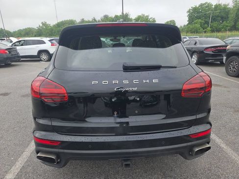 Used 2016 Porsche Cayenne AWD/4WD image 3