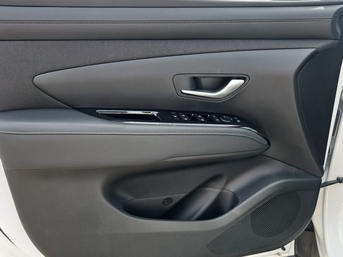 Certified 2025 Hyundai Santa Cruz SEL FWD image 11