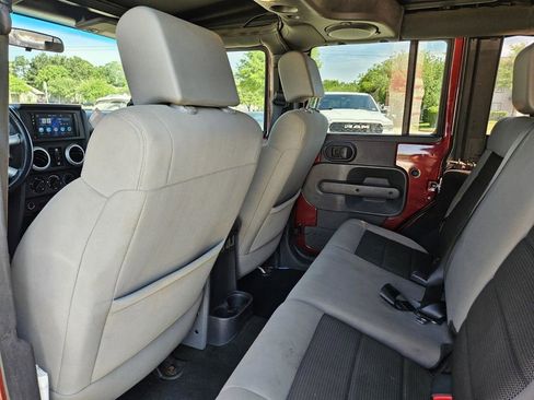 Used 2010 Jeep Wrangler Unlimited Sahara w/ Dual Top Group AWD/4WD image 26