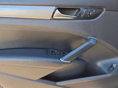 Used 2020 Volkswagen Passat 2.0T SE image 15