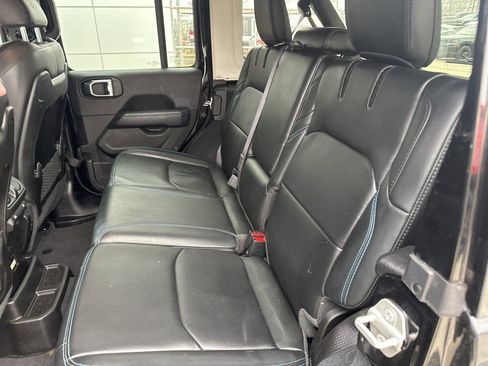 Used 2024 Jeep Wrangler Unlimited Rubicon 4xe image 9