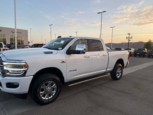 Used 2024 RAM 2500 Laramie AWD/4WD image 4