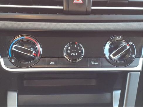 Used 2023 Kia Seltos LX image 19