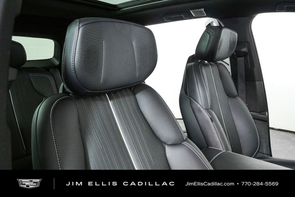 Certified 2026 Cadillac Vistiq Luxury w/ LPO, Floor Liner Package AWD/4WD image 23