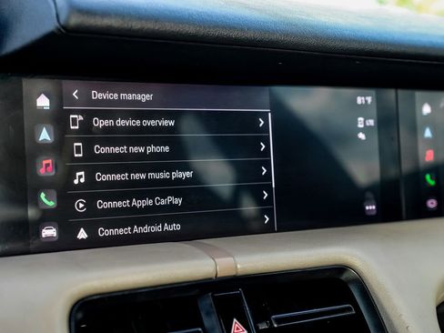 Used 2022 Porsche Taycan image 29