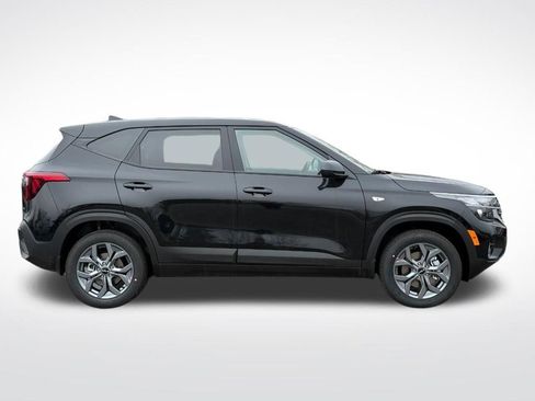 New 2026 Kia Seltos LX AWD/4WD image 2