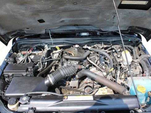 Used 2010 Jeep Wrangler Unlimited Sahara image 17