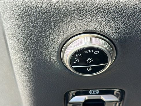 Used 2025 Mercedes-Benz GLC 43 AMG 4MATIC image 34