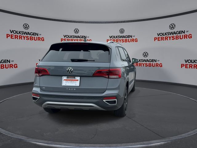 Used 2023 Volkswagen Taos SE w/ Panoramic Sunroof Package FWD image 7