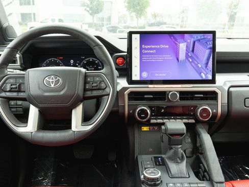 Certified 2025 Toyota Tacoma TRD Off-Road w/ TRD Off Road Premium Package AWD/4WD image 31