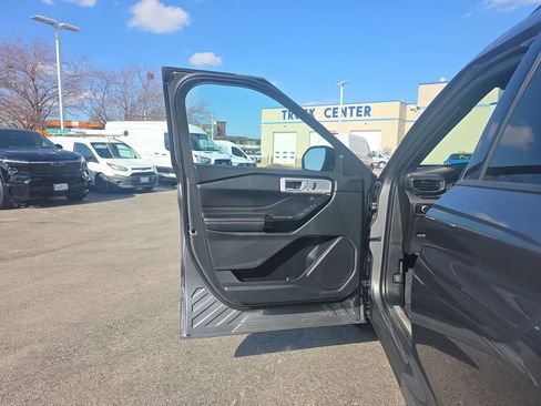 Certified 2023 Ford Explorer ST-Line w/ Class IV Trailer Tow Package image 15