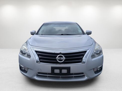 Used 2014 Nissan Altima 2.5 SL w/ Moonroof Package image 2
