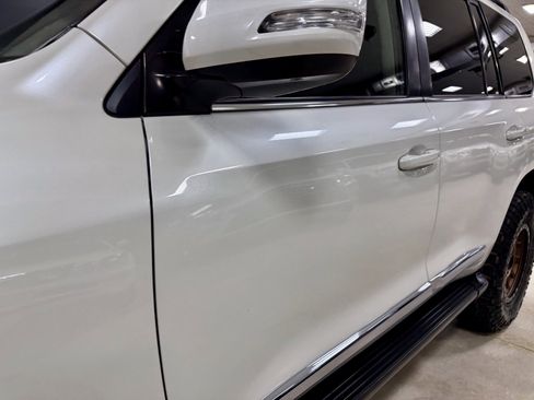 Used 2019 Toyota Land Cruiser w/ Preferred Accessory Package image 16