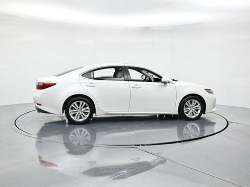 Used 2013 Lexus ES 350 w/ Premium Pkg image 2