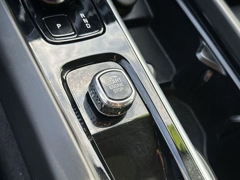 Used 2023 Volvo XC60 B5 Plus image 16