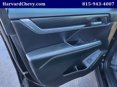 Used 2025 GMC Acadia Elevation image 35