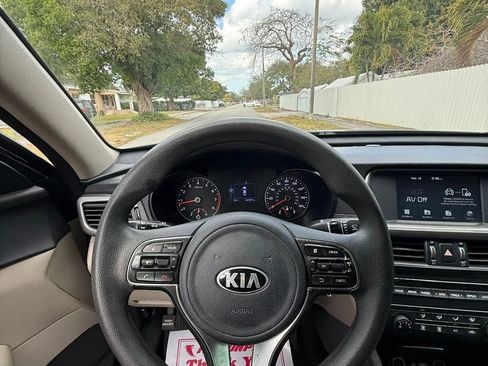 Used 2018 Kia Optima LX w/ Convenience Package image 9