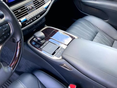 Used 2022 Lexus LS 500 w/ Luxury Package RWD image 16