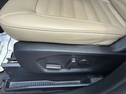 Certified 2024 Ford Edge SEL w/ Convenience Package AWD/4WD image 12