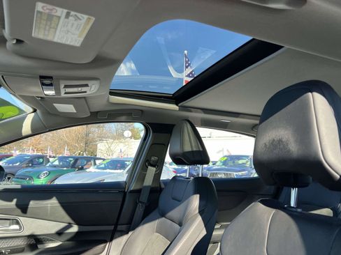 Used 2024 Nissan Ariya AWD image 24