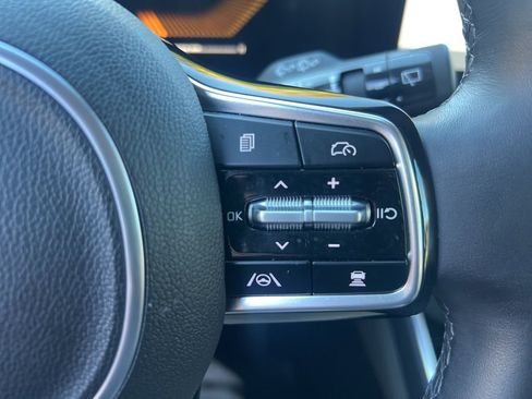 Certified 2025 Kia Carnival EX image 60