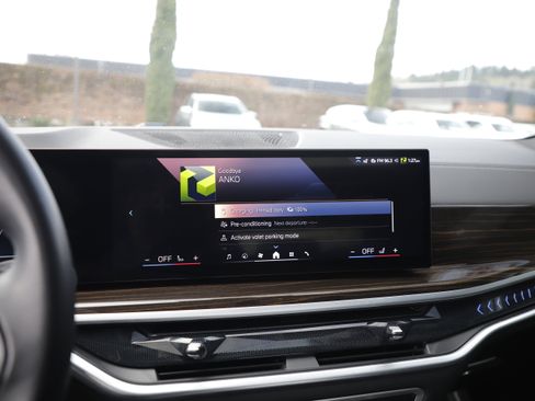 Used 2024 BMW X5 xDrive50e w/ Parking Assistance Package image 25