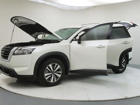 Used 2023 Nissan Pathfinder SL image 11