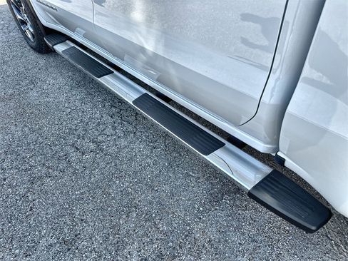 New 2026 GMC Sierra 1500 SLT image 13