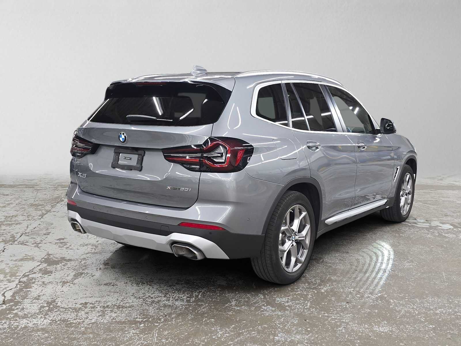 Used 2024 BMW X3 xDrive30i w/ Convenience Package w/ZPA AWD/4WD image 3