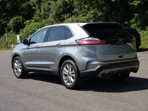 Used 2022 Ford Edge Titanium w/ Equipment Group 301A AWD/4WD image 3