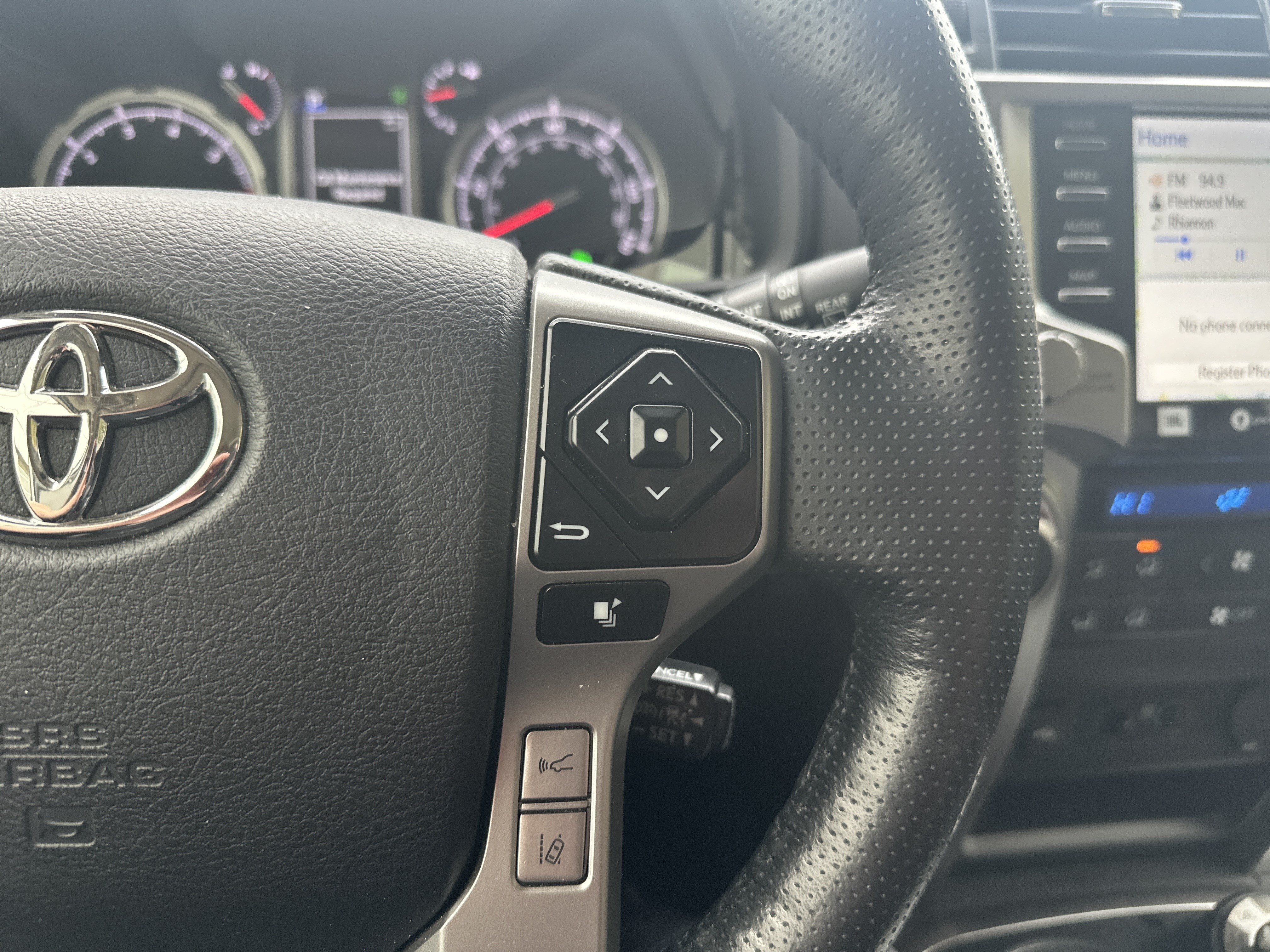Used 2023 Toyota 4Runner Limited AWD/4WD image 19