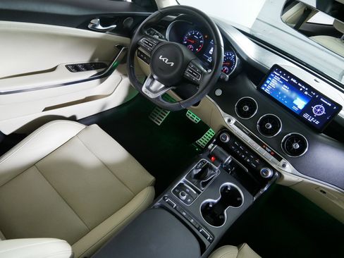 Used 2023 Kia Stinger GT-Line w/ Sun & Sound Package image 9
