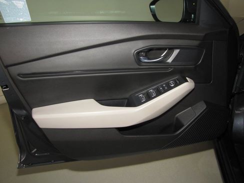 Certified 2023 Honda Accord EX image 10