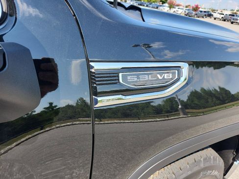 New 2026 GMC Sierra 1500 SLE image 7