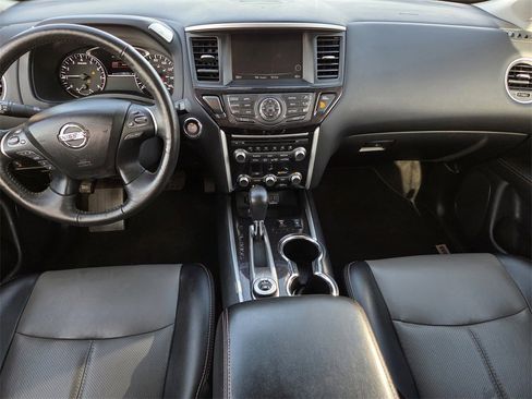 Used 2019 Nissan Pathfinder SL image 8