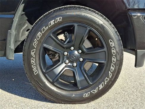 Used 2021 RAM 1500 Big Horn image 11