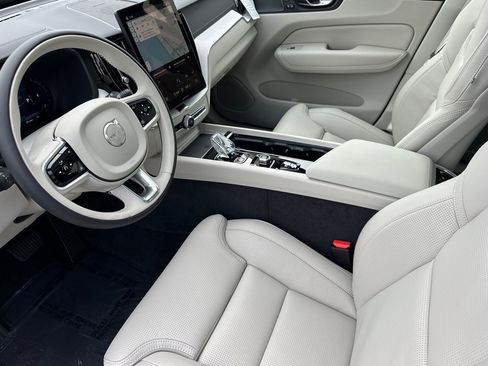 New 2026 Volvo XC60 B5 Ultra w/ Climate Package image 8