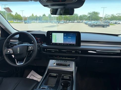 Used 2025 Lincoln Aviator AWD w/ Jet Appearance Package image 36