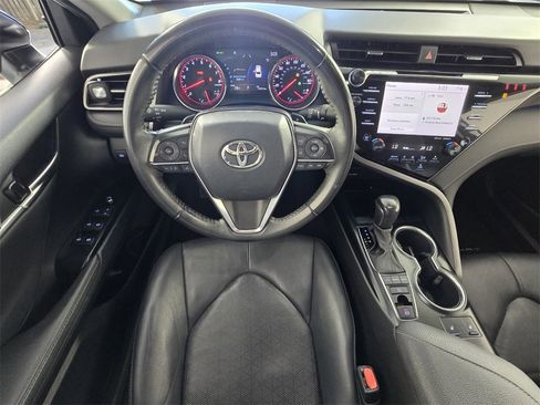 Used 2020 Toyota Camry XSE image 10