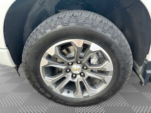 Used 2023 Chevrolet Silverado 1500 High Country w/ Technology Package image 34