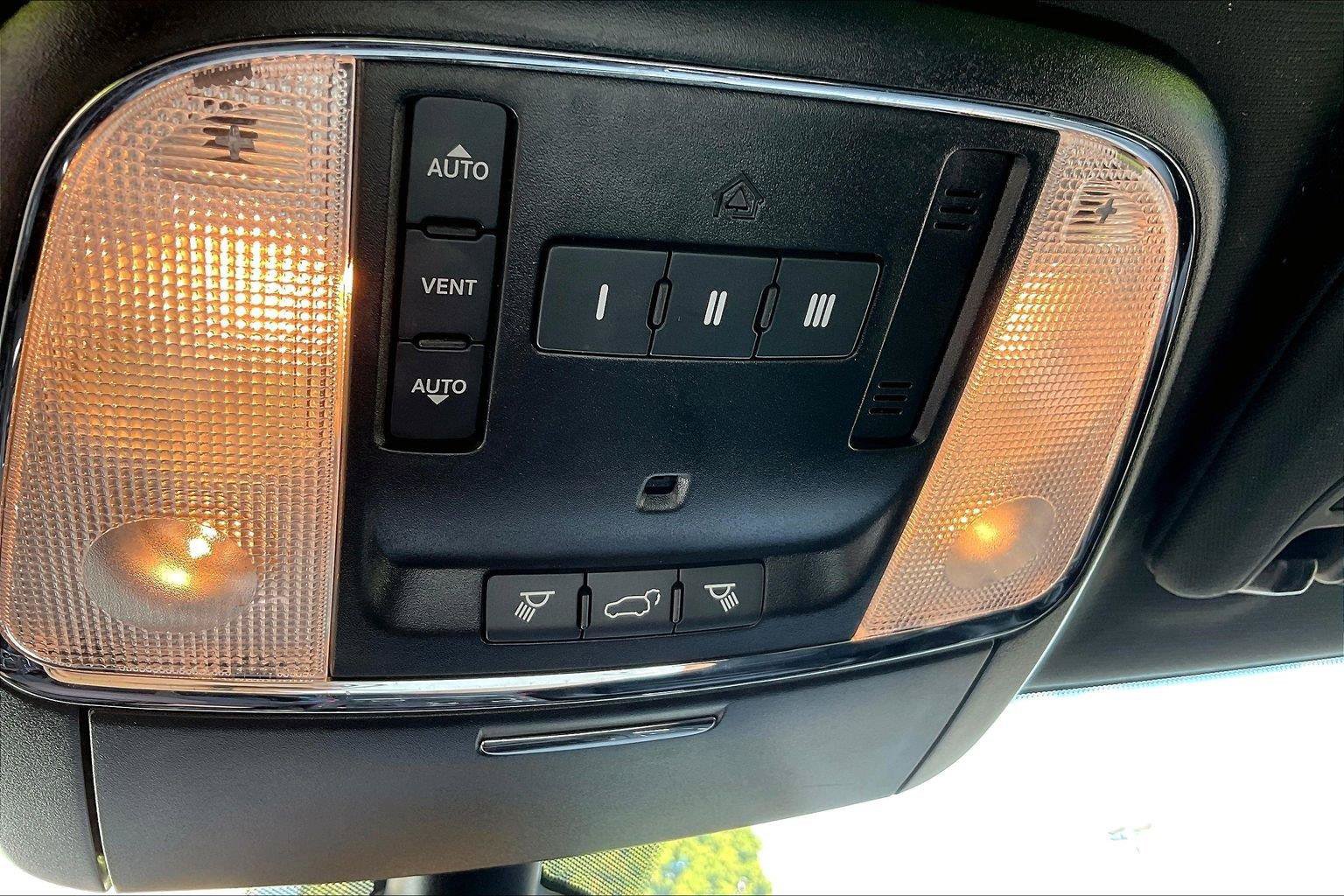Used 2020 Dodge Durango R/T w/ Trailer Tow Group IV AWD/4WD image 36