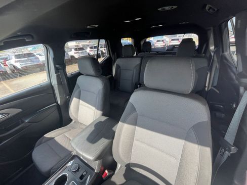 Used 2023 Chevrolet Traverse LT FWD image 37