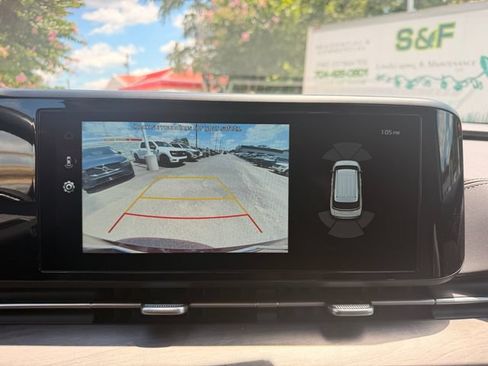 Certified 2024 Kia Carnival EX FWD image 18