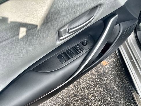 Used 2025 Toyota Corolla SE image 22