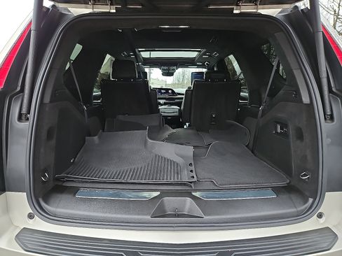 Certified 2024 Cadillac Escalade Sport Platinum w/ LPO, ONYX Package image 32