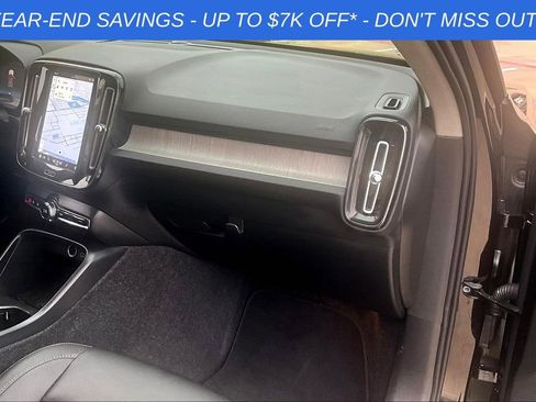 Used 2025 Volvo XC40 B5 Core w/ Protection Package Premier image 18