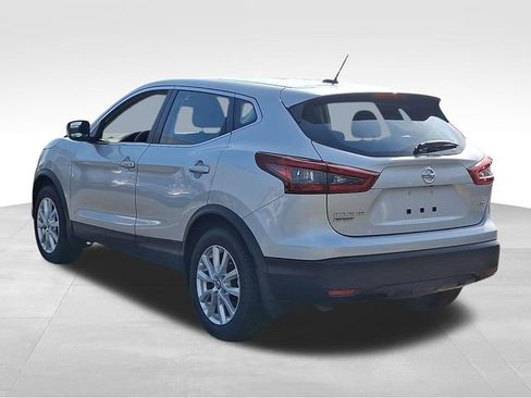 Used 2021 Nissan Rogue Sport S image 4