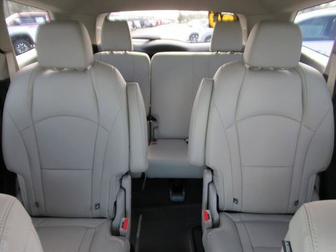 Used 2020 Buick Enclave Premium w/ Surround and Sites Package image 27