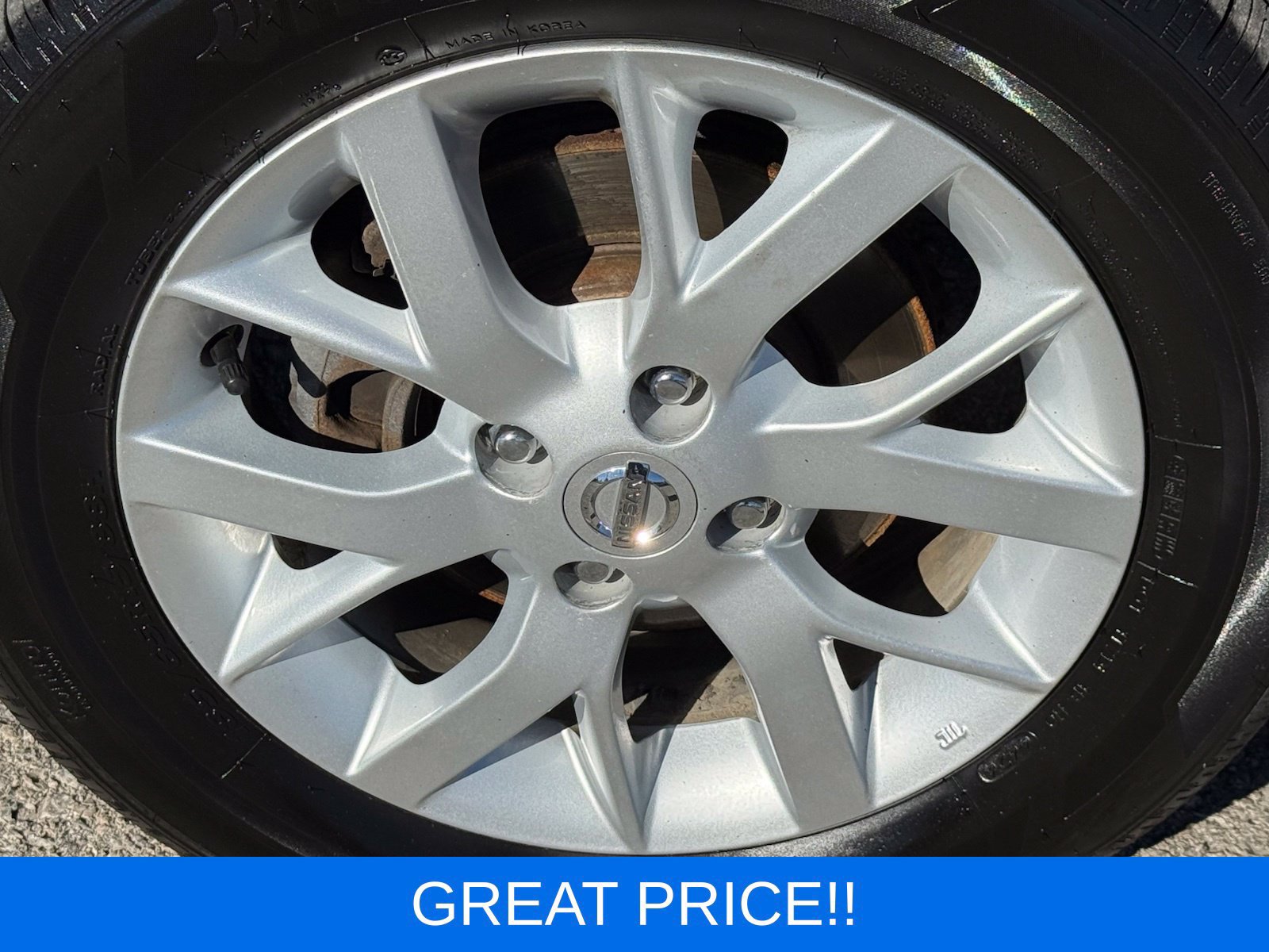 Used 2017 Nissan Versa SV w/ SV Special Edition Package FWD image 12
