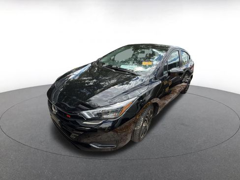 Used 2024 Nissan Versa SR image 3